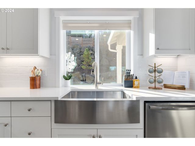 3773 ROCKCRESS Rd, Eugene, OR 97403