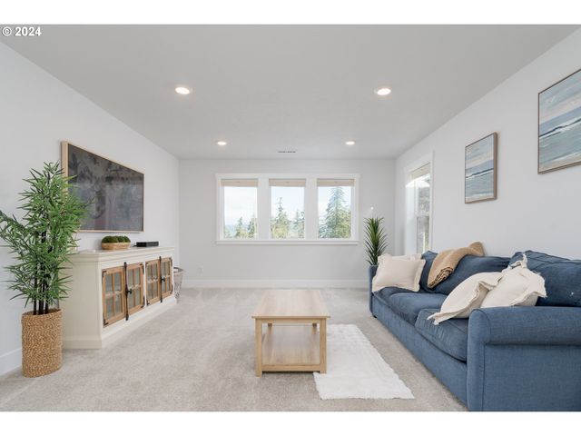 3773 ROCKCRESS Rd, Eugene, OR 97403