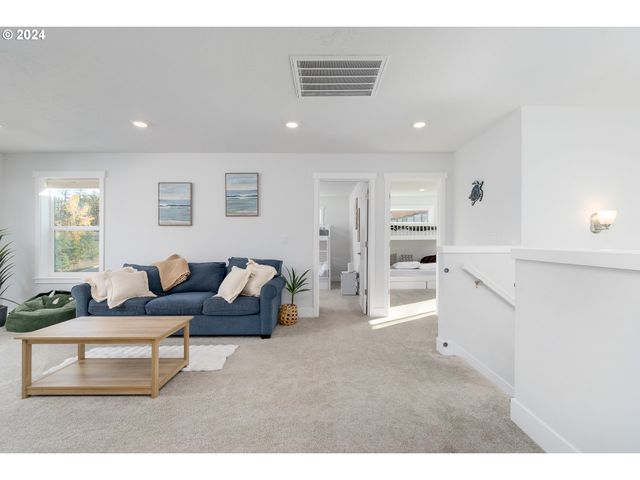 3773 ROCKCRESS Rd, Eugene, OR 97403