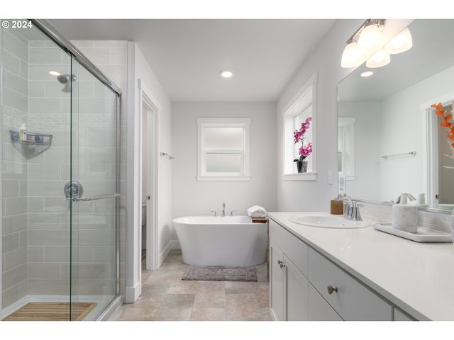 3773 ROCKCRESS Rd, Eugene, OR 97403