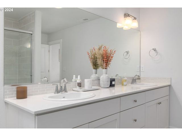 3773 ROCKCRESS Rd, Eugene, OR 97403