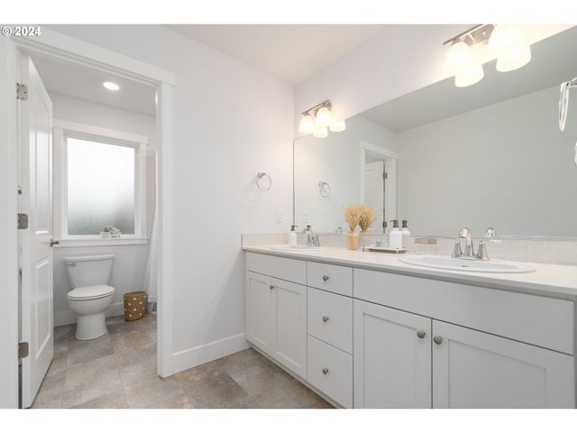 3773 ROCKCRESS Rd, Eugene, OR 97403