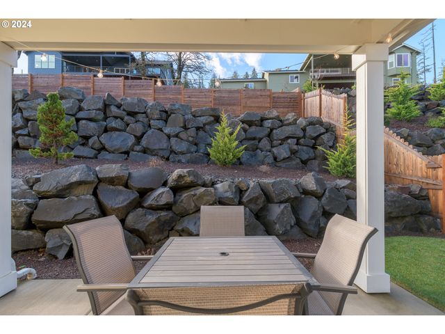 3773 ROCKCRESS Rd, Eugene, OR 97403