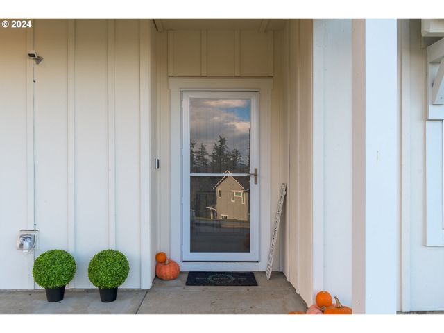 3773 ROCKCRESS Rd, Eugene, OR 97403