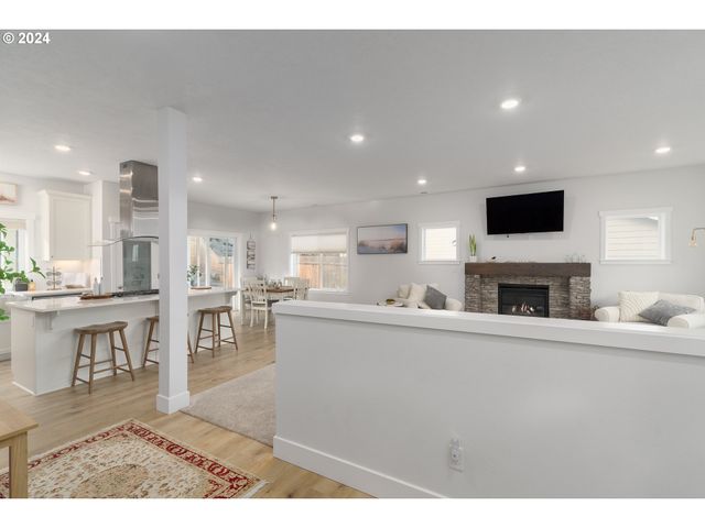 3773 ROCKCRESS Rd, Eugene, OR 97403