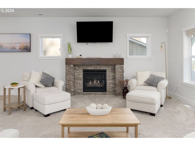 3773 ROCKCRESS Rd, Eugene, OR 97403