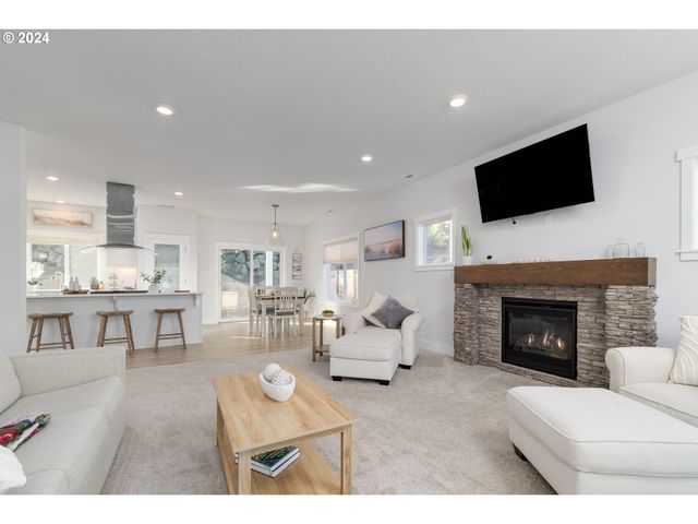 3773 ROCKCRESS Rd, Eugene, OR 97403