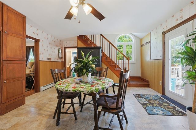 16 Lakeview St, Blackstone, MA 01504