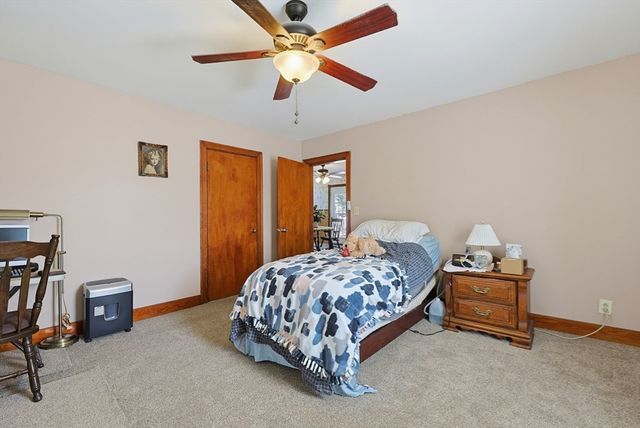 16 Lakeview St, Blackstone, MA 01504