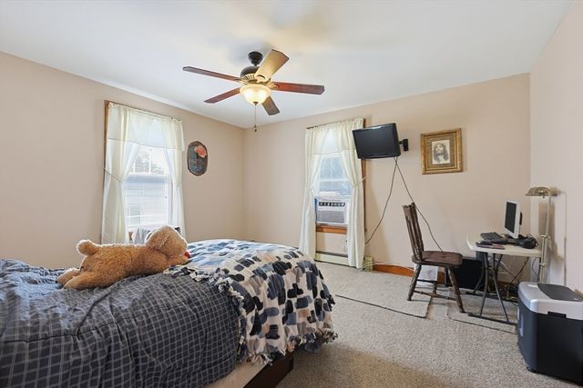 16 Lakeview St, Blackstone, MA 01504