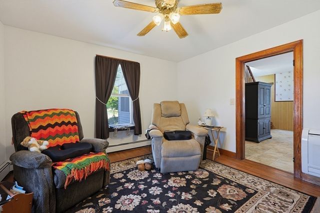 16 Lakeview St, Blackstone, MA 01504