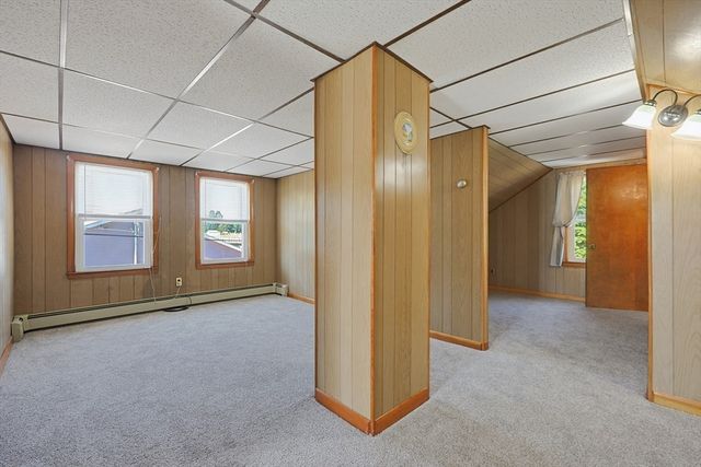 16 Lakeview St, Blackstone, MA 01504