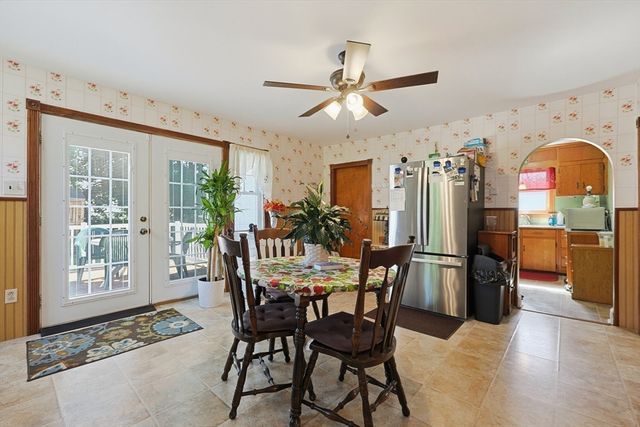 16 Lakeview St, Blackstone, MA 01504