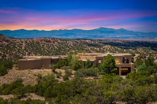 9 Lodge Circle, Santa Fe, NM 87506