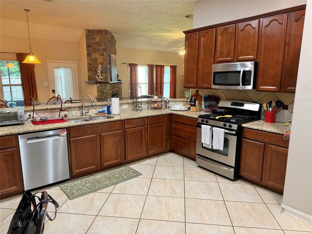 1907 Tavish Lane, Conroe, TX 77301