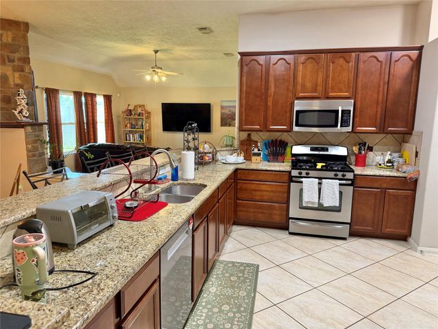 1907 Tavish Lane, Conroe, TX 77301