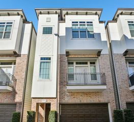 1040 W 26th D, Houston, TX 77008