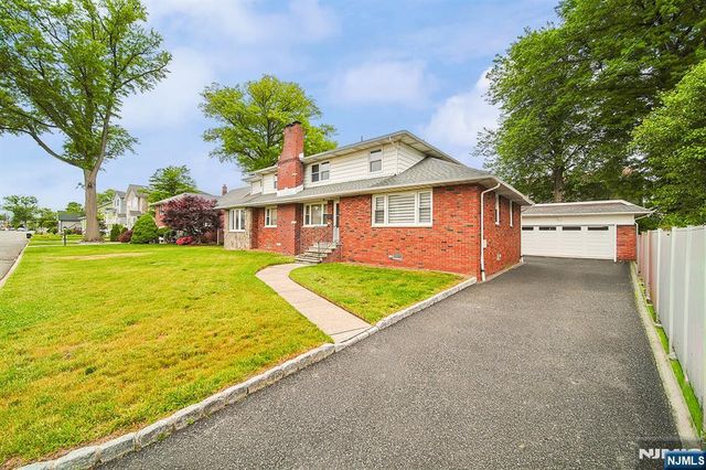 44 Roosevelt Street, Little Ferry, NJ 07643