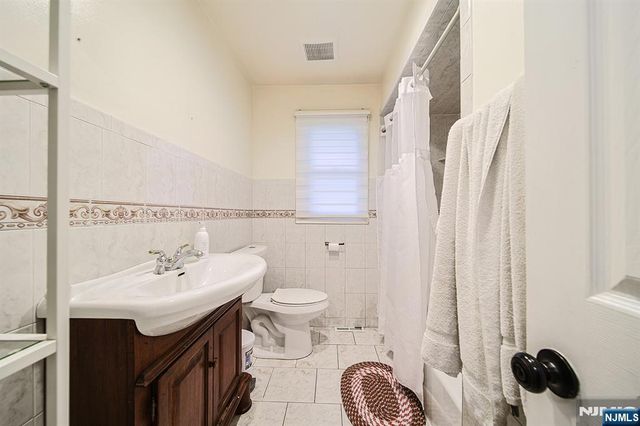 44 Roosevelt Street, Little Ferry, NJ 07643