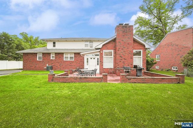 44 Roosevelt Street, Little Ferry, NJ 07643