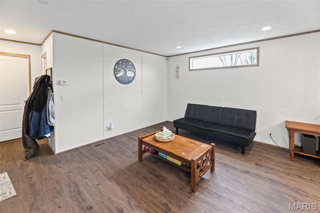 21315 N Emerald Road, Carlyle, IL 62231