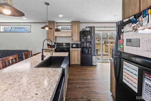 21315 N Emerald Road, Carlyle, IL 62231