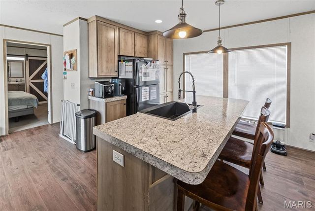 21315 N Emerald Road, Carlyle, IL 62231