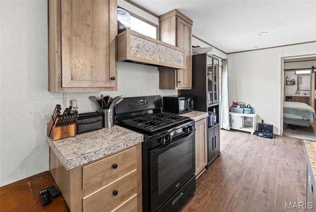 21315 N Emerald Road, Carlyle, IL 62231