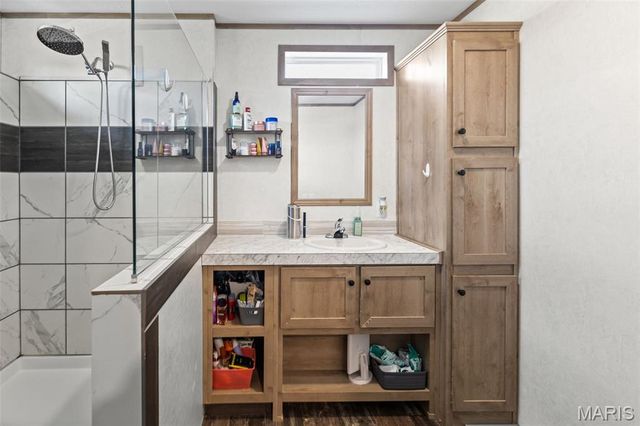 21315 N Emerald Road, Carlyle, IL 62231