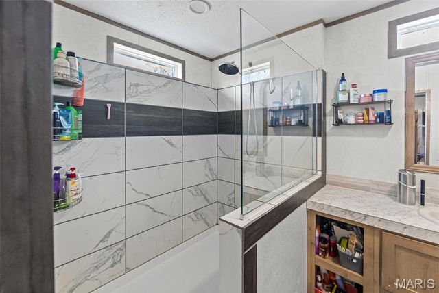 21315 N Emerald Road, Carlyle, IL 62231