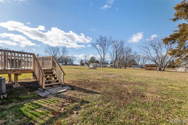 21315 N Emerald Road, Carlyle, IL 62231