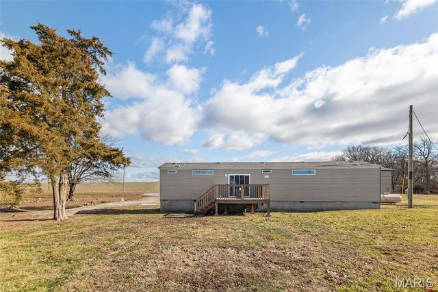21315 N Emerald Road, Carlyle, IL 62231