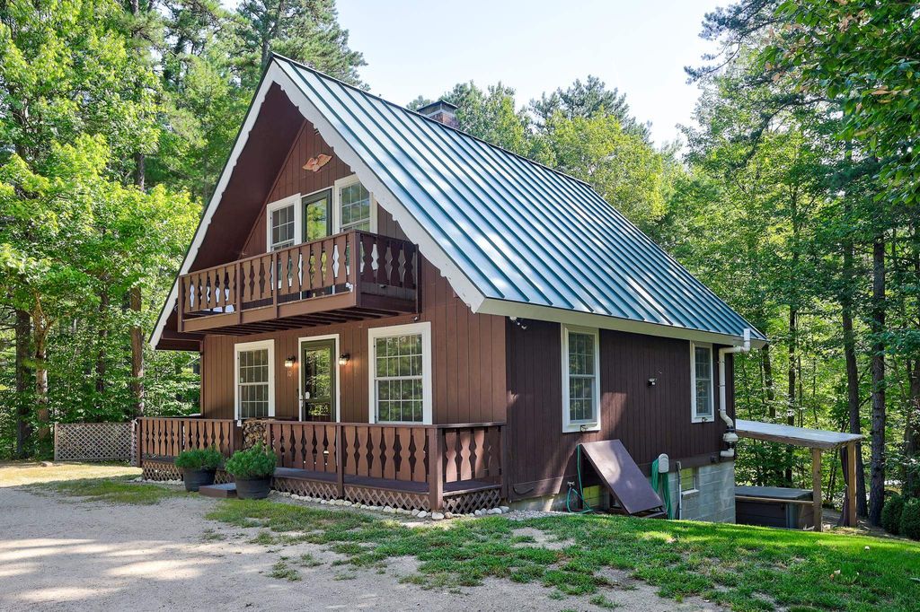 10 Alexander Avenue, Madison, NH 03875