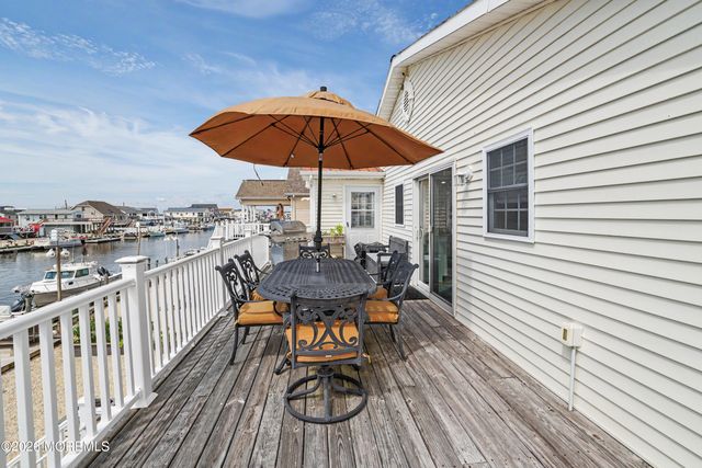 345 Kingfisher Road, Tuckerton, NJ 08087