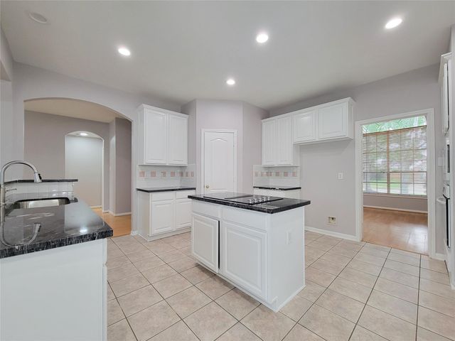 9410 Barretts Glen Court, Houston, TX 77065