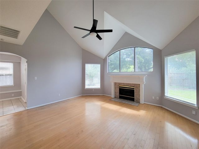 9410 Barretts Glen Court, Houston, TX 77065