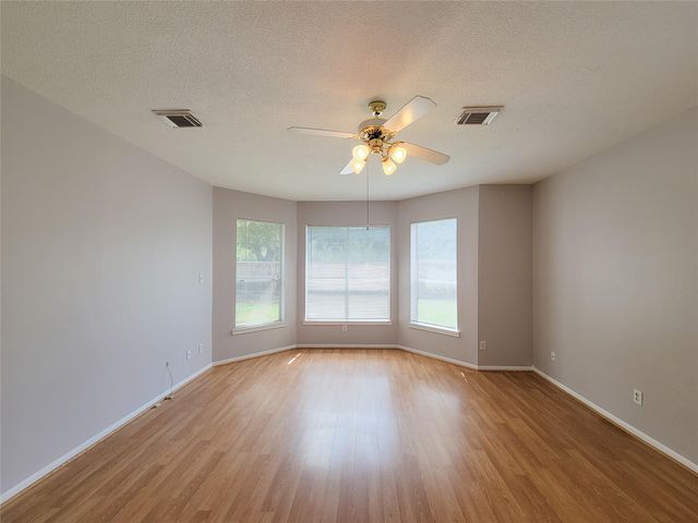 9410 Barretts Glen Court, Houston, TX 77065