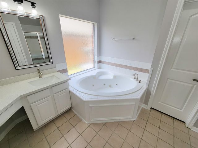 9410 Barretts Glen Court, Houston, TX 77065