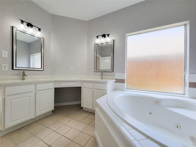 9410 Barretts Glen Court, Houston, TX 77065