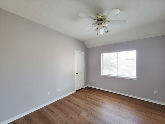 9410 Barretts Glen Court, Houston, TX 77065