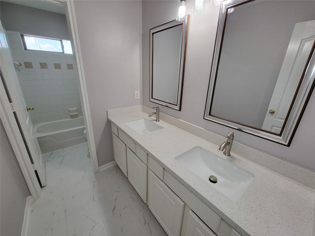 9410 Barretts Glen Court, Houston, TX 77065