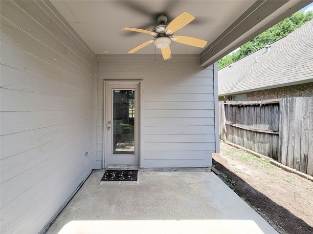 9410 Barretts Glen Court, Houston, TX 77065