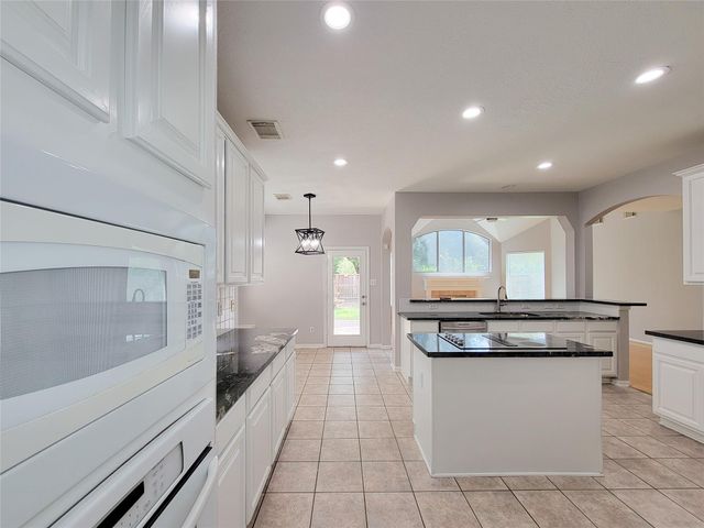 9410 Barretts Glen Court, Houston, TX 77065
