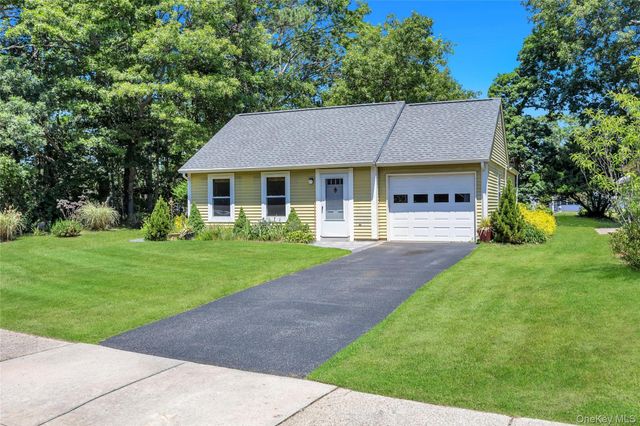 338 Edinburgh Drive, Ridge, NY 11961