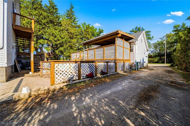 1050 Lake Road, Conneaut, OH 44030