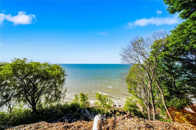 1050 Lake Road, Conneaut, OH 44030