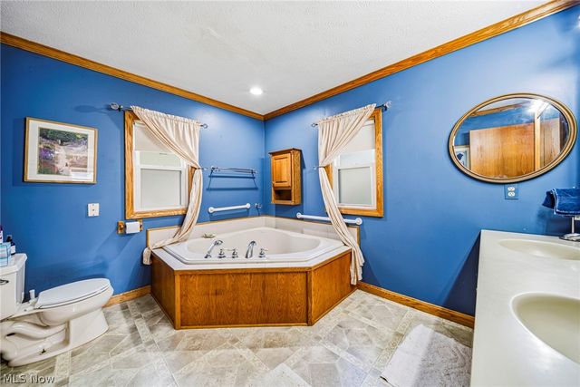 1050 Lake Road, Conneaut, OH 44030