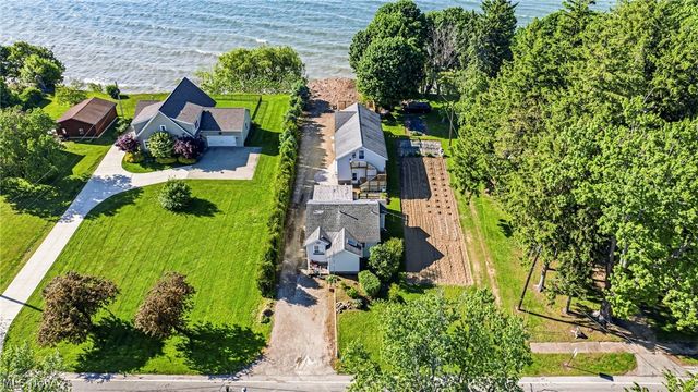 1050 Lake Road, Conneaut, OH 44030