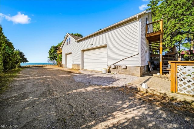 1050 Lake Road, Conneaut, OH 44030