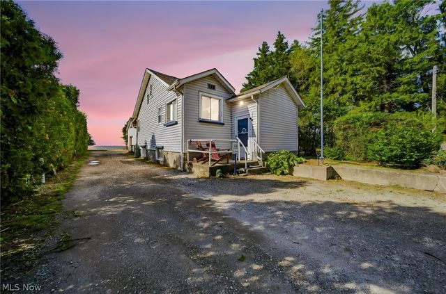 1050 Lake Road, Conneaut, OH 44030